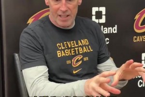 骑士主帅谈哈登米切尔：希望他们的沟通持续深化！而不仅仅是配合