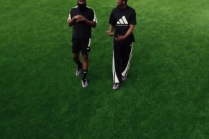 接班人？哈登带小老弟杰威参观自己的阿迪达斯仓库！